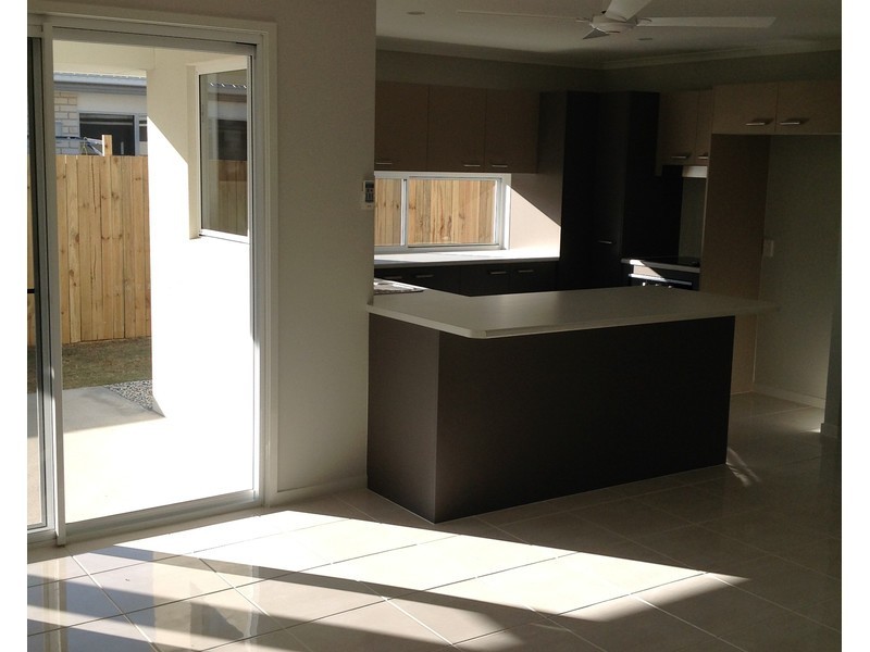 9a Sairs Street, Glass House Mountains QLD 4518