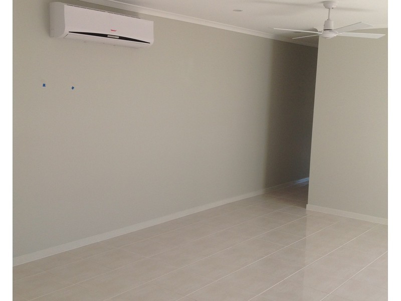 9a Sairs Street, Glass House Mountains QLD 4518