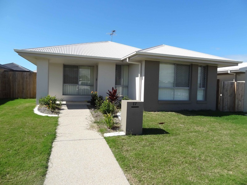 17 Elgans Parade, Rural View QLD 4740
