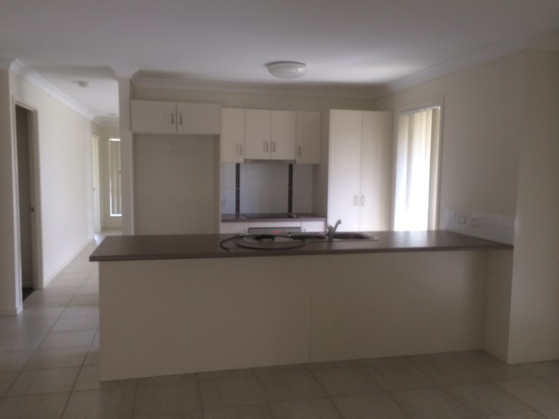 17 Elgans Parade, Rural View QLD 4740