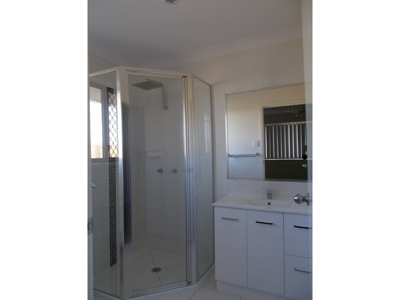 64 Commander Parade, Shoal Point QLD 4750