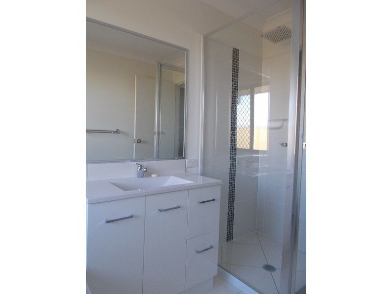 64 Commander Parade, Shoal Point QLD 4750