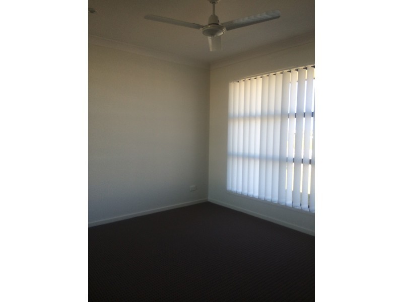 64 Commander Parade, Shoal Point QLD 4750