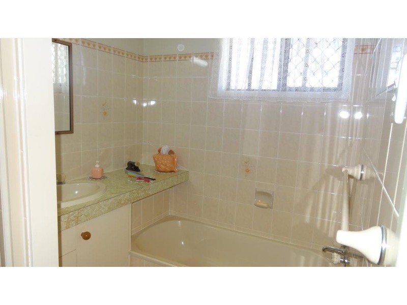 8 Pioneer Street, Mount Pleasant QLD 4740