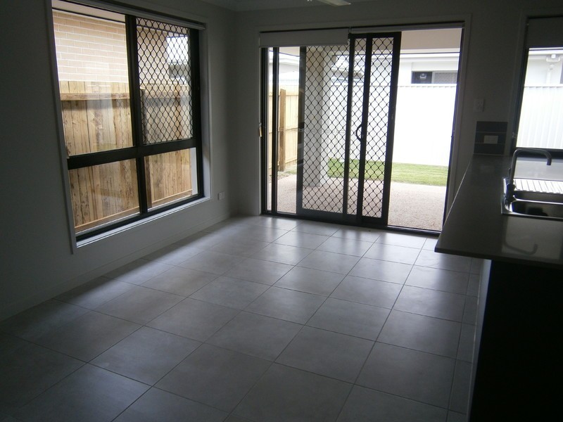 4 Apple Crescent, Caloundra West QLD 4551