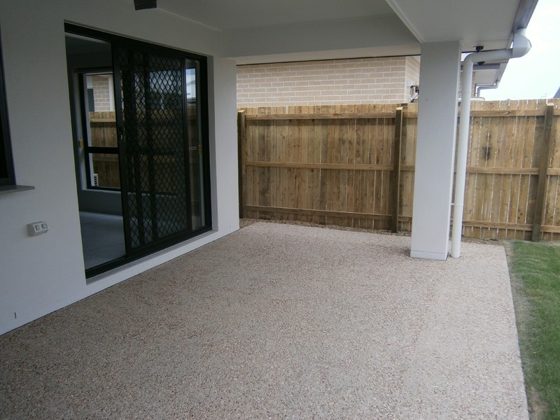 4 Apple Crescent, Caloundra West QLD 4551