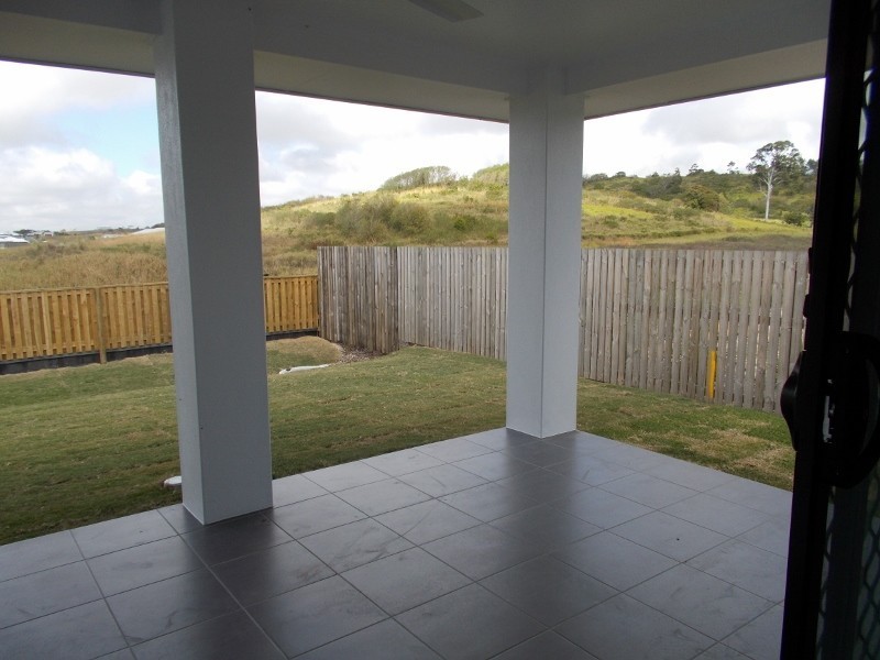 22 Hinkler Court, Rural View QLD 4740
