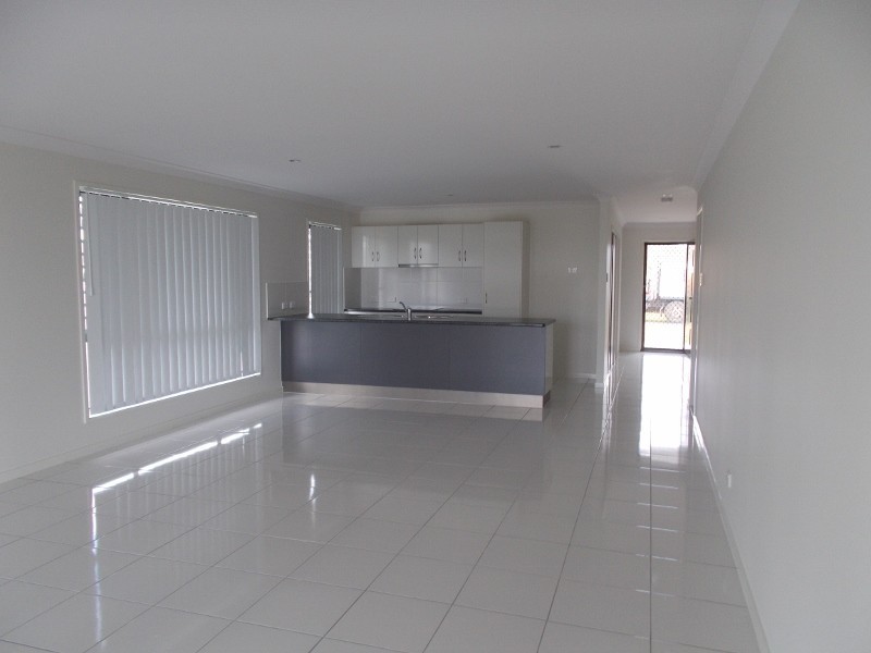 22 Hinkler Court, Rural View QLD 4740