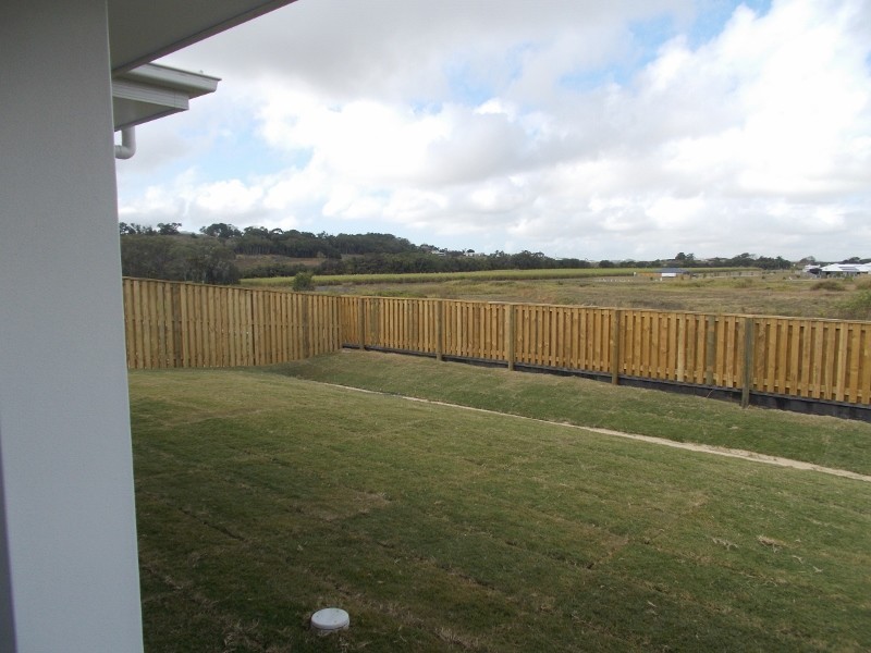 22 Hinkler Court, Rural View QLD 4740