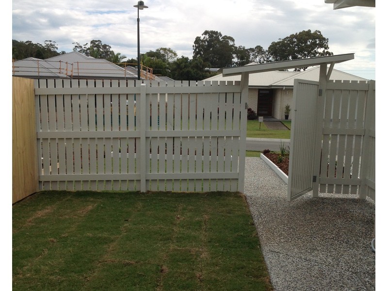 4b Sairs Street, Glass House Mountains QLD 4518