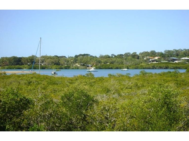 2A Edmonds Street, Bucasia QLD 4750