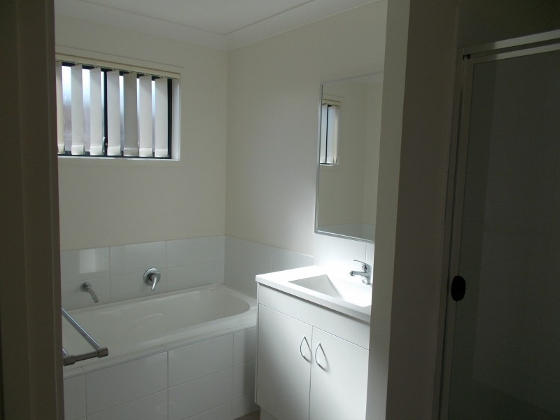 32 Trinity Parade, Blacks Beach QLD 4740