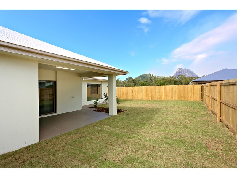 8 Sairs Street, Glass House Mountains QLD 4518