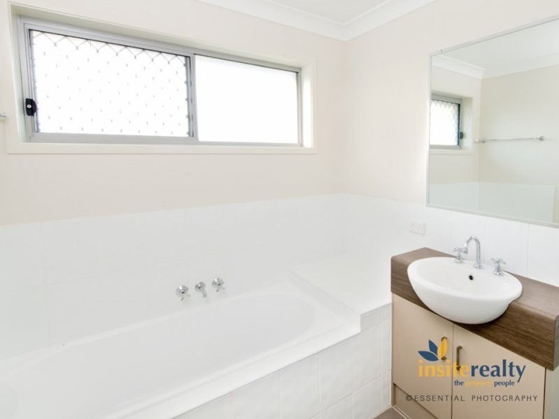 27 Henley Close, Blacks Beach QLD 4740
