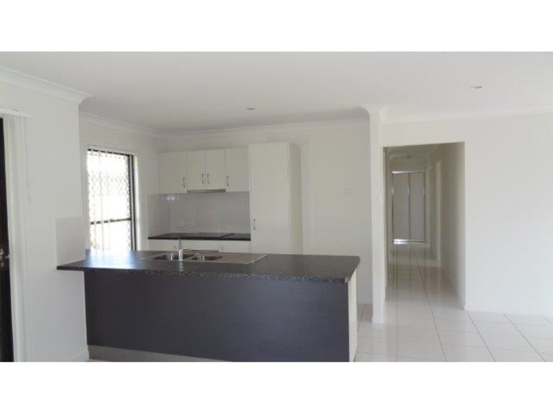 53 Commander Parade, Shoal Point QLD 4750