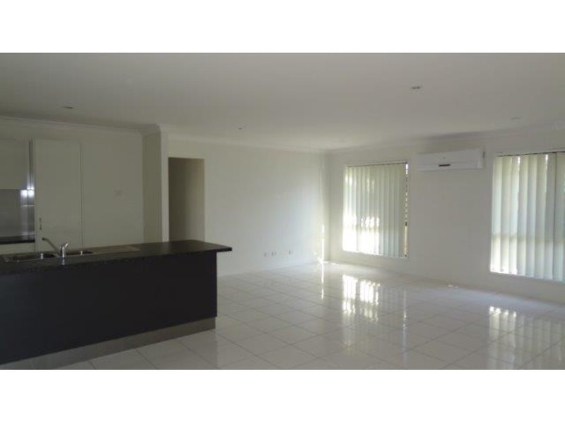 53 Commander Parade, Shoal Point QLD 4750