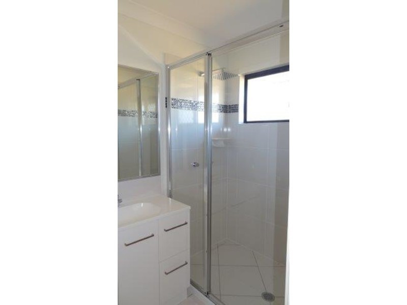 53 Commander Parade, Shoal Point QLD 4750