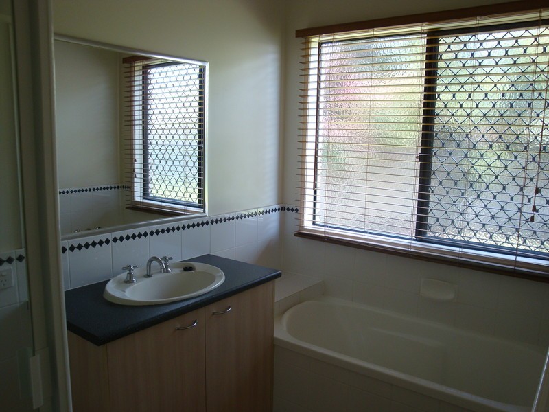 10 Burke Close, Sippy Downs QLD 4556