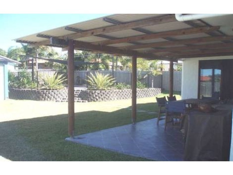 3 Bedwell Close, Rural View QLD 4740