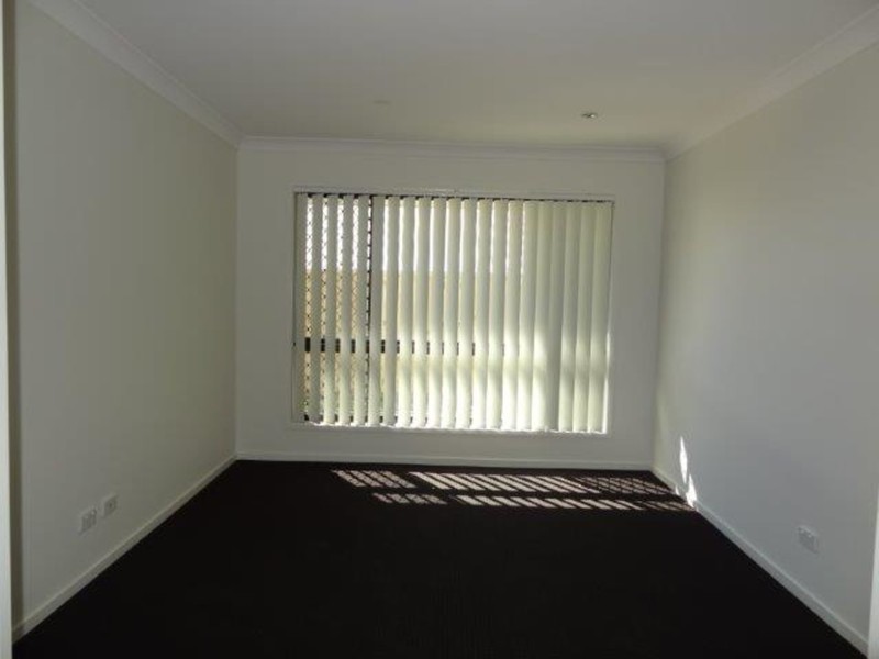 4 Hinkler Court, Rural View QLD 4740