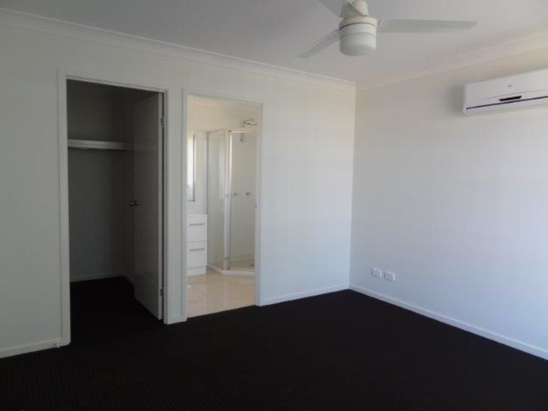4 Hinkler Court, Rural View QLD 4740