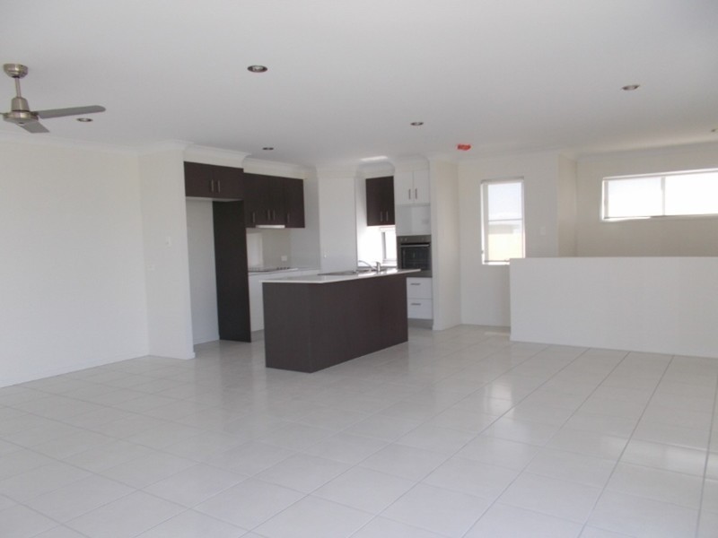 2/47 Makybe Diva Drive, Ooralea QLD 4740