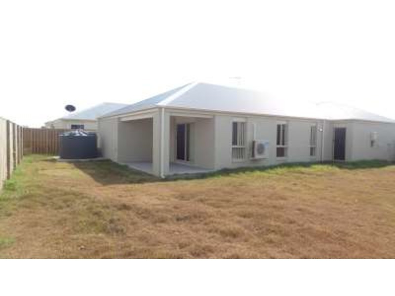 76 Scarborough Circuit, Blacks Beach QLD 4740