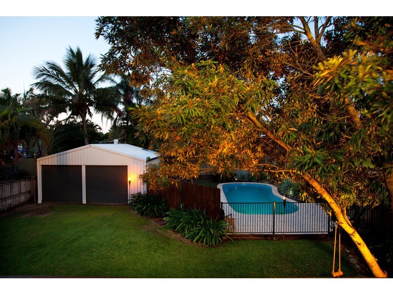 15 Brampton Avenue, Bucasia QLD 4750