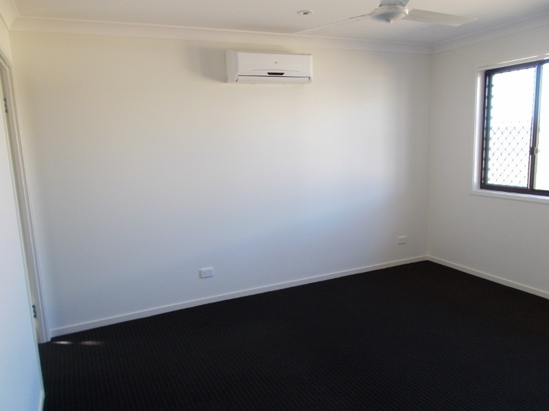 70 Commander Parade, Shoal Point QLD 4750