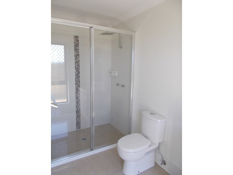 70 Commander Parade, Shoal Point QLD 4750