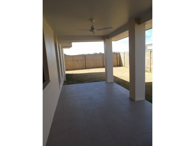 70 Commander Parade, Shoal Point QLD 4750