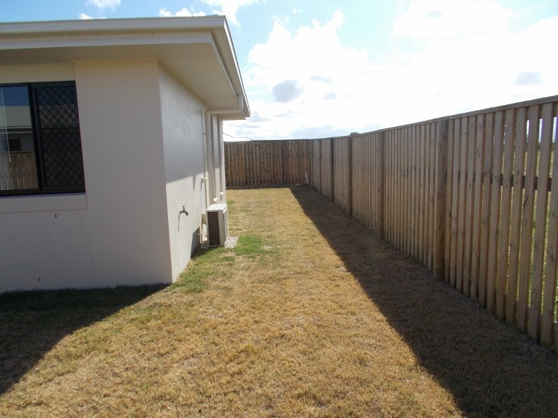 70 Commander Parade, Shoal Point QLD 4750