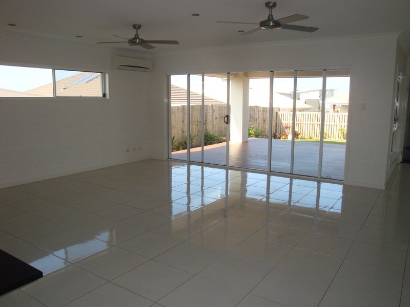 39 Tibouchina Street, Mountain Creek QLD 4557