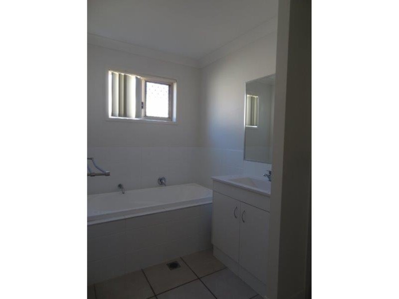 8 Warilla View, Blacks Beach QLD 4740