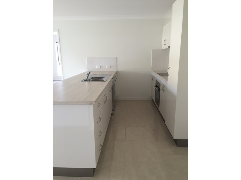 14 Hinkler Court, Rural View QLD 4740