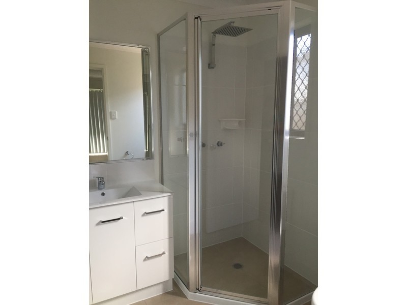 14 Hinkler Court, Rural View QLD 4740