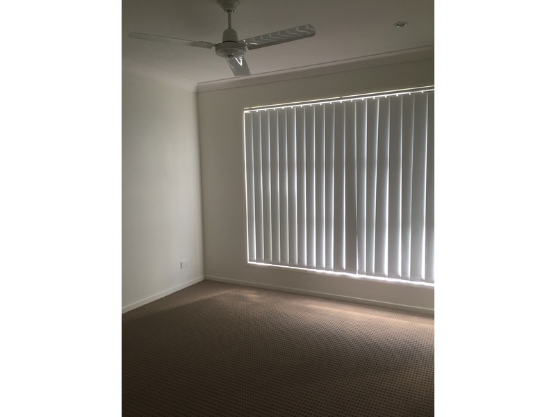 14 Hinkler Court, Rural View QLD 4740