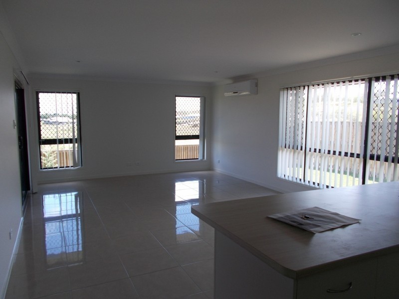 15 Hinkler Court, Rural View QLD 4740