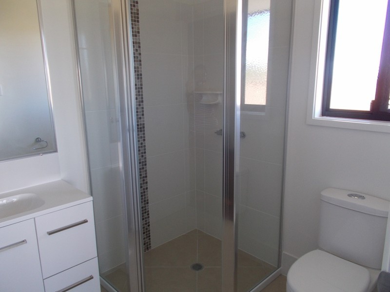 15 Hinkler Court, Rural View QLD 4740