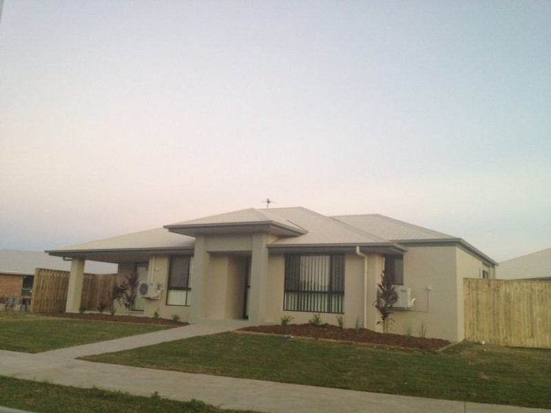 27 Henley Close, Blacks Beach QLD 4740