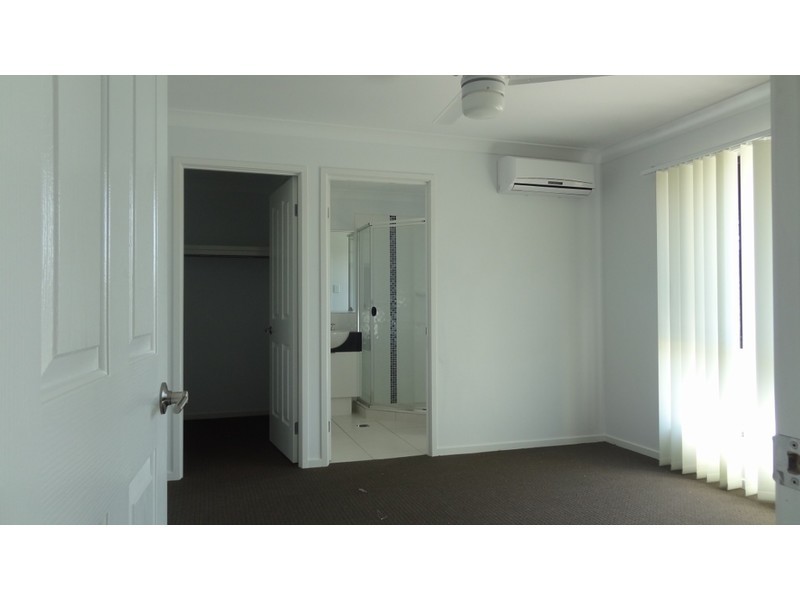 27 Henley Close, Blacks Beach QLD 4740