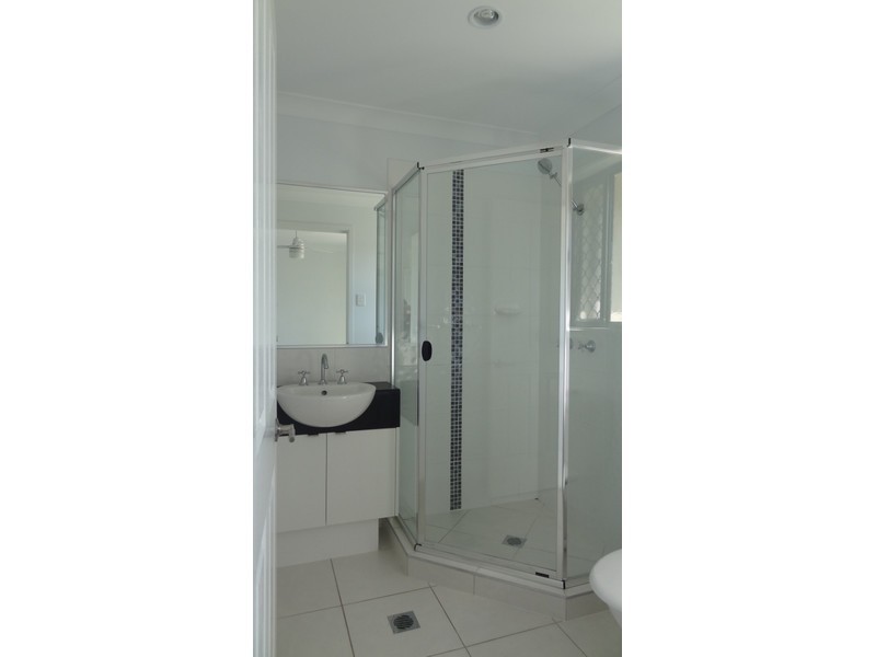 27 Henley Close, Blacks Beach QLD 4740