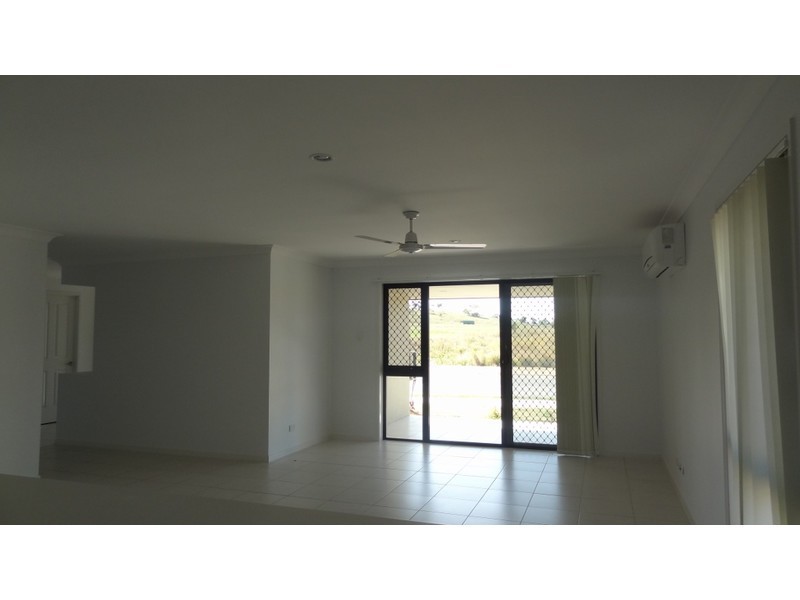27 Henley Close, Blacks Beach QLD 4740