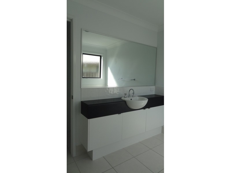 27 Henley Close, Blacks Beach QLD 4740