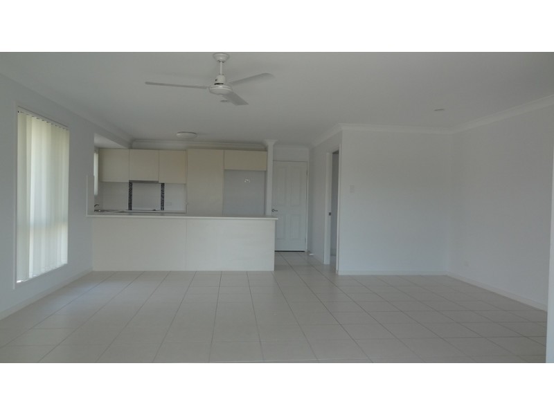 27 Henley Close, Blacks Beach QLD 4740