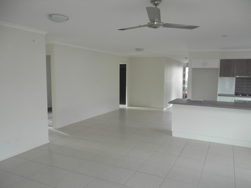 5 Cumberland Crescent, Meridan Plains QLD 4551