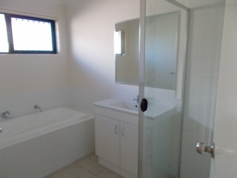 39 Trinity Parade, Blacks Beach QLD 4740