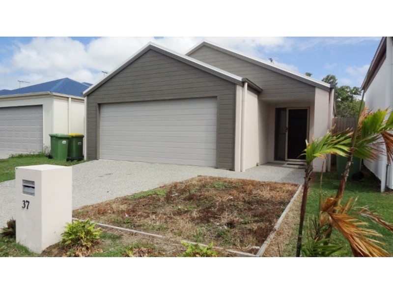 37 Scarborough Circuit, Blacks Beach QLD 4740