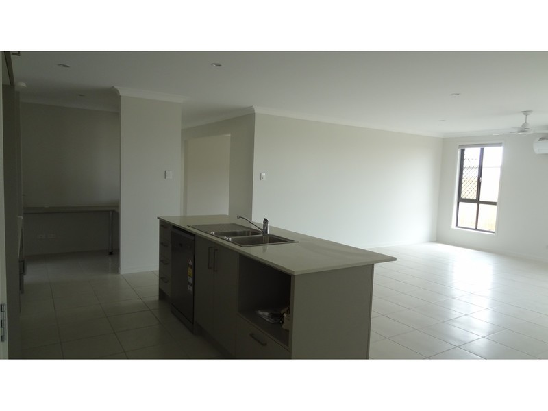 7 Eales Road, Rural View QLD 4740