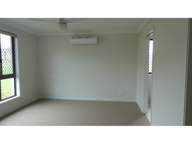 7 Eales Road, Rural View QLD 4740